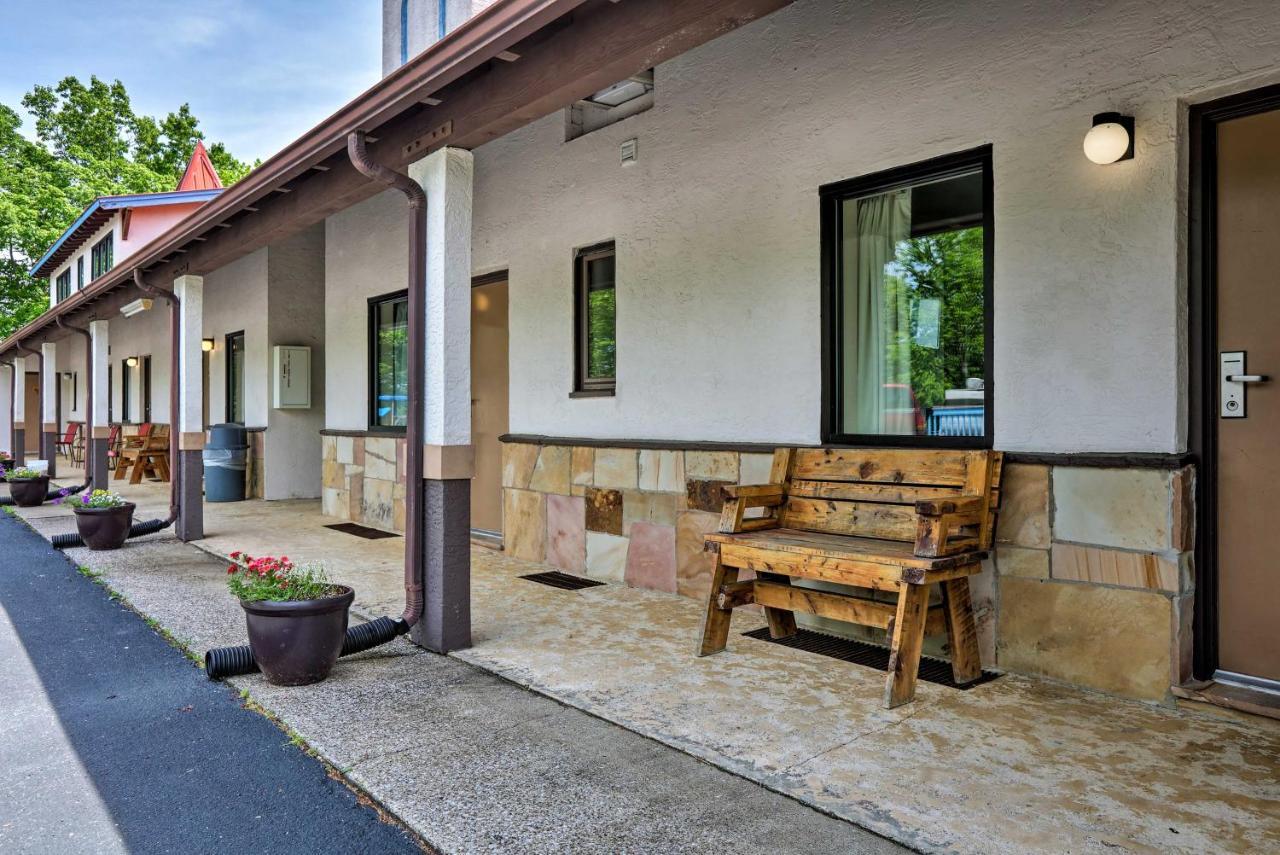 Burkesville Apt With Deck, Views And Pool Access! Eksteriør billede